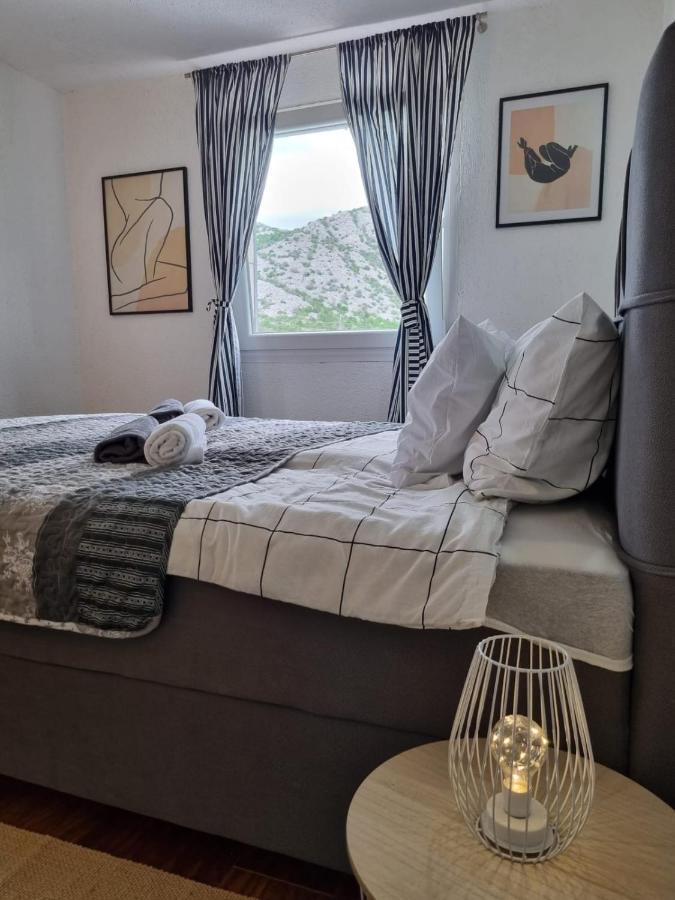 Apartmani 'Cvit' Karlobag Extérieur photo