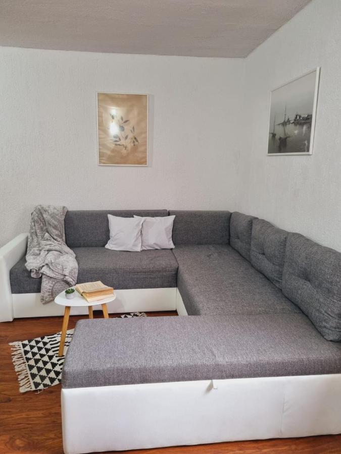 Apartmani 'Cvit' Karlobag Extérieur photo