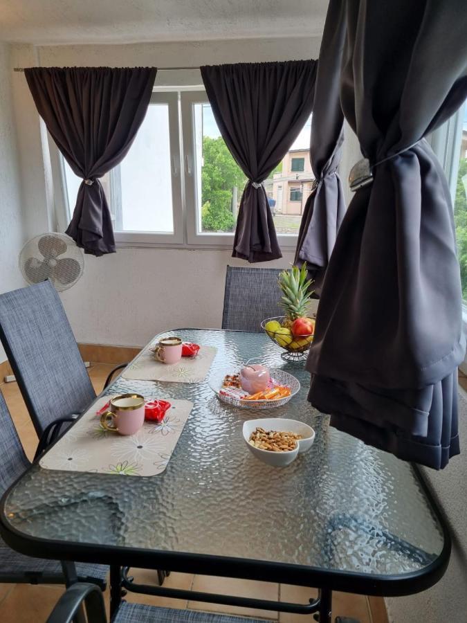 Apartmani 'Cvit' Karlobag Extérieur photo