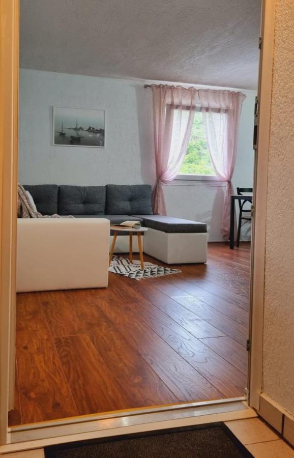 Apartmani 'Cvit' Karlobag Extérieur photo