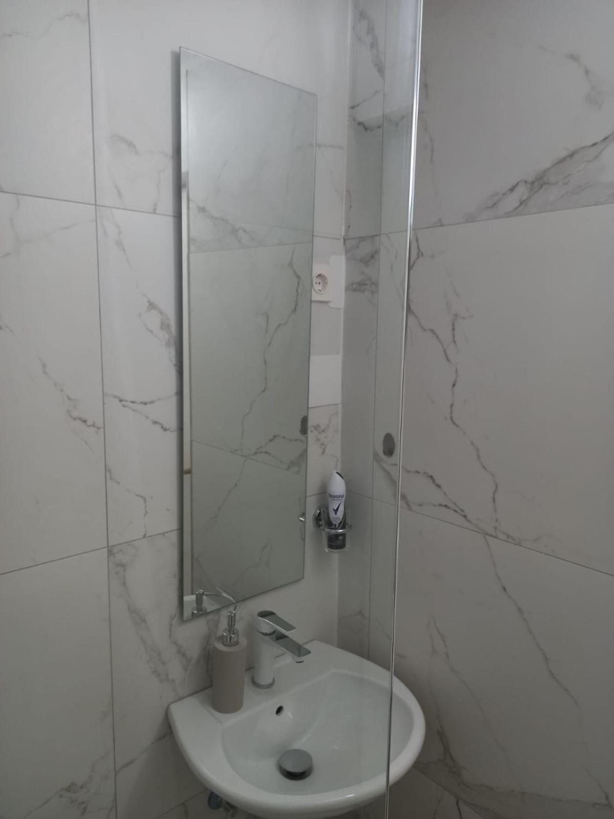 Apartmani 'Cvit' Karlobag Extérieur photo