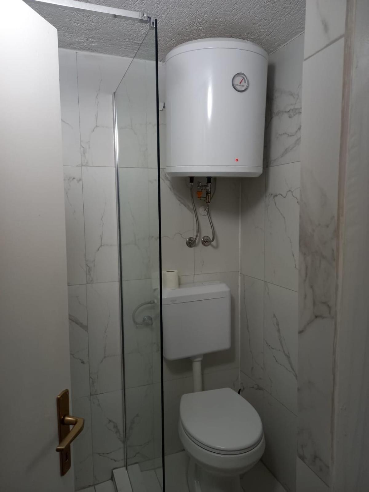 Apartmani 'Cvit' Karlobag Extérieur photo