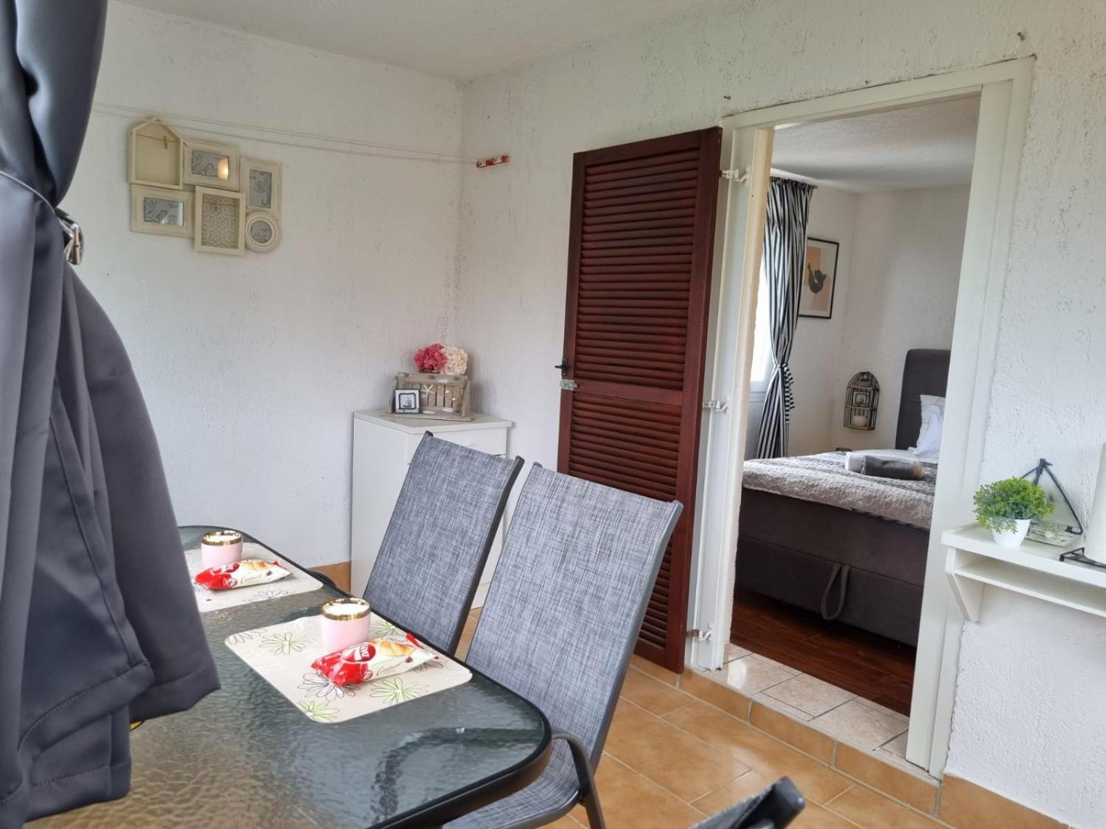 Apartmani 'Cvit' Karlobag Extérieur photo