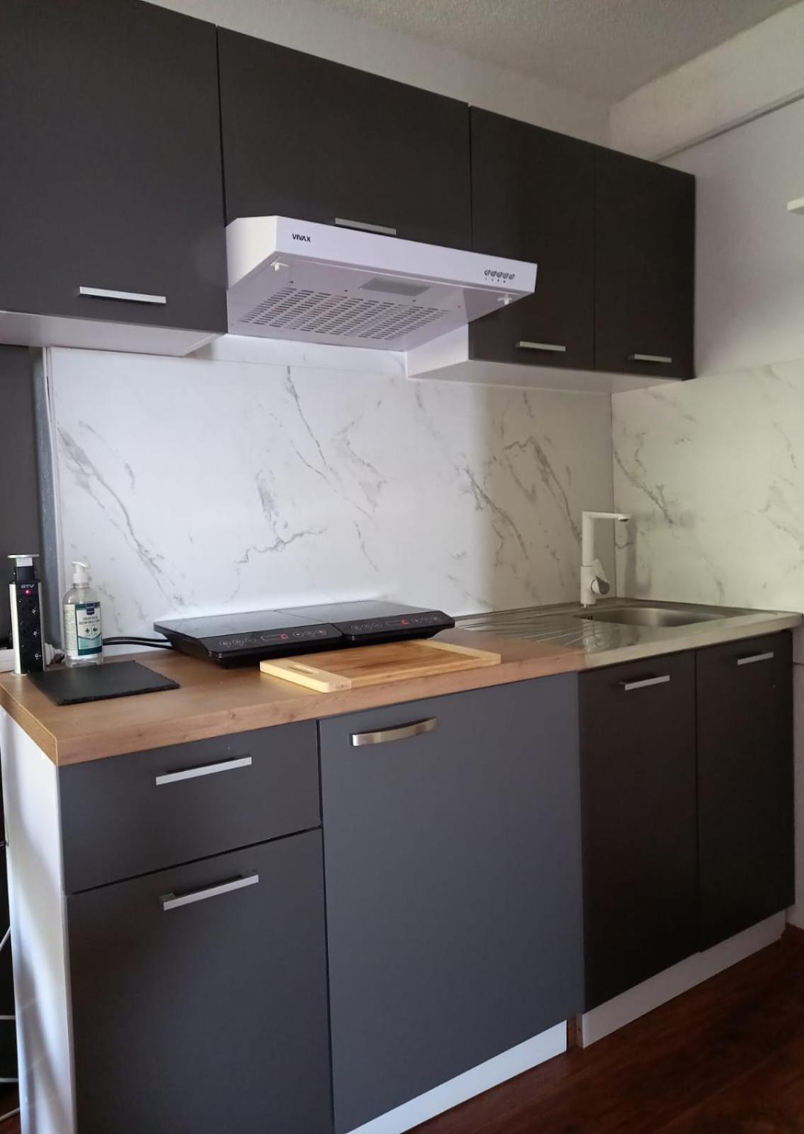 Apartmani 'Cvit' Karlobag Extérieur photo